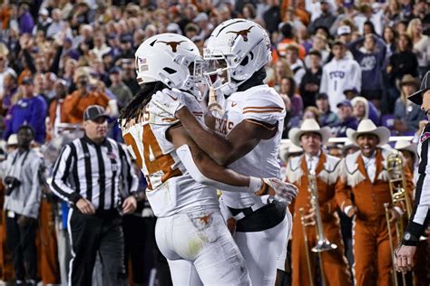 Jonathon Brooks Leads Texas Longhorns to Big Lead at Halftime vs. TCU ...