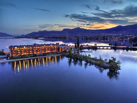 Hotel in Osoyoos | Holiday Inn Hotel & Suites Osoyoos Hotel