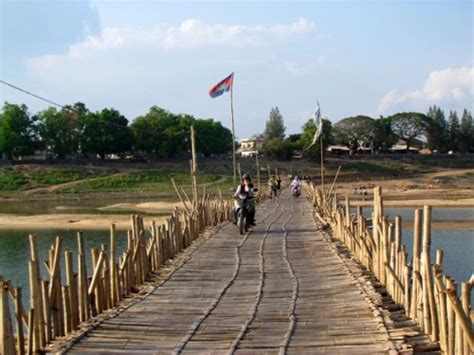 vagablonding » Blog Archive » Bamboo bridge – Mekong River, Kampong Cham, Cambodia