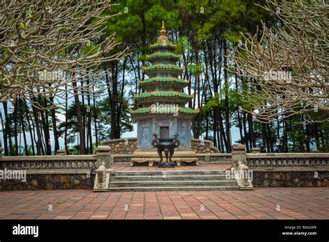 Thien Mu Temple, Hue, Vietnam Stock Photo - Alamy