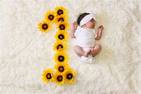 One month old pictures Sunflowers flowers Monthly Baby Photos, Monthly ...