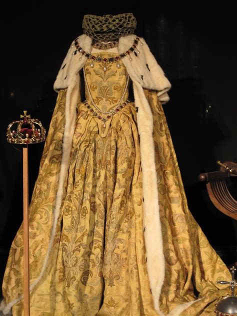 1998 - Elizabeth movie costumes | Elizabethan fashion, Coronation gown ...