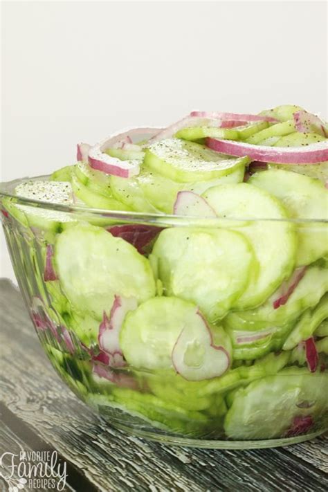 Easy Vinegar Marinated Cucumbers (Cucumber Salad)