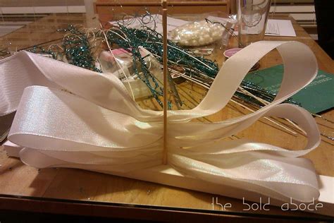 No Mo’ Wonky Bows! DIY Bow-maker...