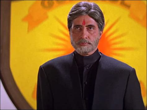 Amitabh Bachchan In Mohabbatein & SRK In Pathaan Are The Same Age