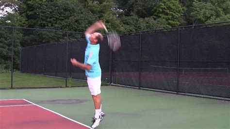 Tennis Tip - Tennis Serve - The Correct Timing While Serving - YouTube