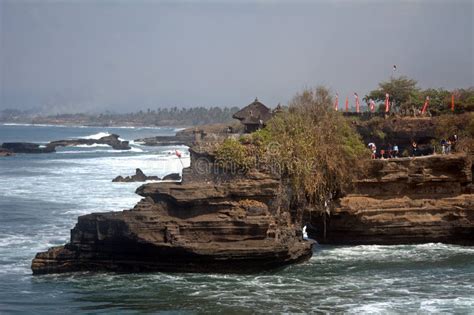 Hindu Temple, Tanah Lot, Bali, Indonesia Editorial Stock Image - Image of heritage, cultural ...