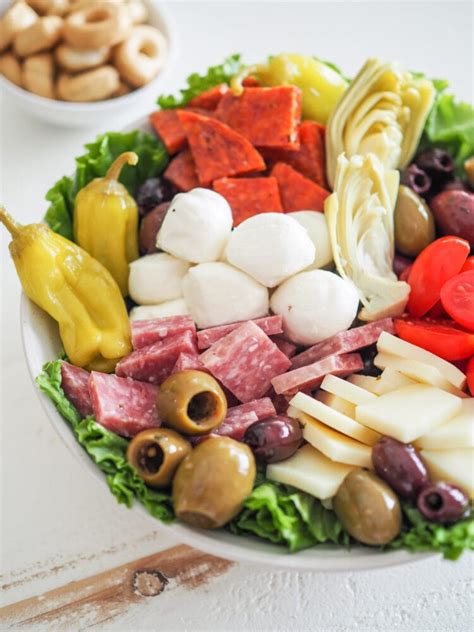 EASY Antipasto Salad – The Travel Bite