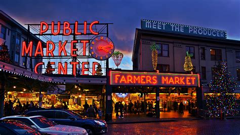 Must-Visit in Seattle: Pike Place Parking, Market Hours, and More