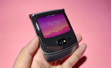 Motorola Razr 2021 – The Flip Phone Will Be Back In 2022