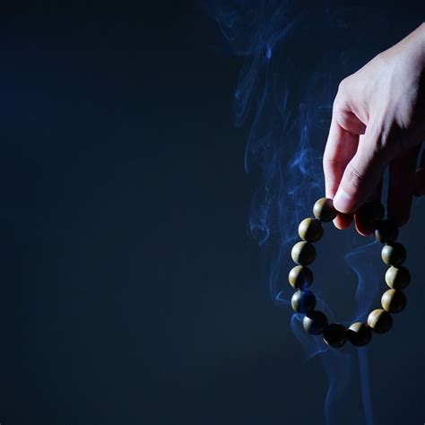 What Are Mala Prayer Beads and How to Wear Them – LIFESTYLE BY PS