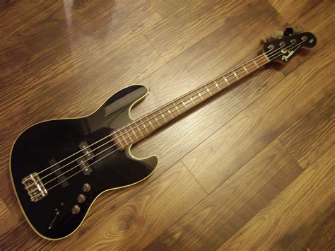 Fender Deluxe Aerodyne Jazz Bass image (#333375) - Audiofanzine