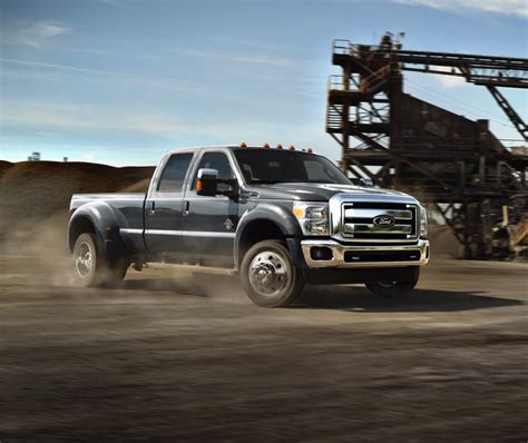 2015 Ford Super Duty F-450 Boasts 31,200 Pounds Towing Capacity - autoevolution