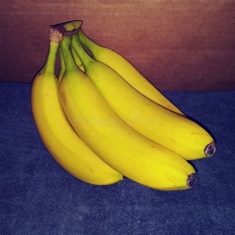 Beautiful Bunch of Seven Ripe Yellow Bananas Stock Image - Image of bananas, yellow: 169836117