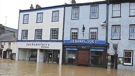 Cockermouth flood defence work begins - BBC News