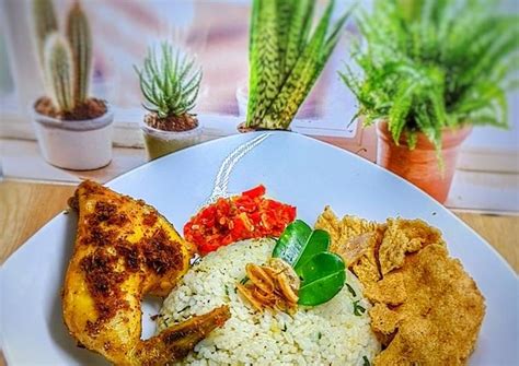 Resep Nasi Daun Jeruk oleh Rence - Cookpad