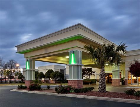 HOLIDAY INN LUMBERTON NORTH - I-95, AN IHG HOTEL $105 ($̶1̶4̶0̶) - Updated 2023 Prices & Reviews ...