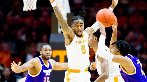 UT Vols: Tennessee basketball starting SEC play not 'close to the peak'