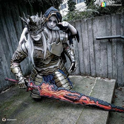 This ‘Dark Souls’ Group Cosplay Is Ridiculously Perfect | Dark souls, Dark souls 3, Bloodborne ...