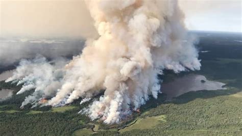 Air quality concerns heighten due to smoke from 166 forest fires in northwestern Ontario | CBC News