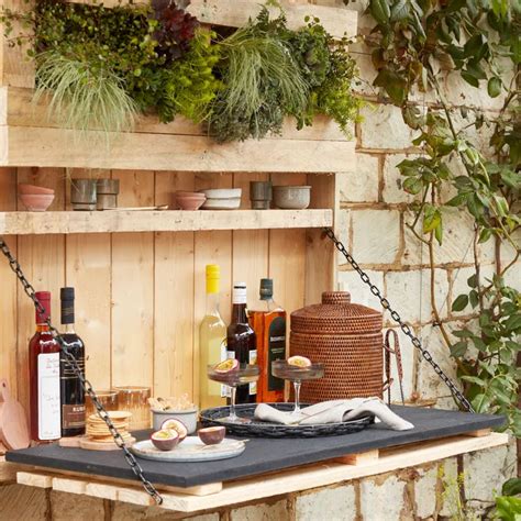 Garden bar ideas to inspire – create an outdoor bar drinking den at home