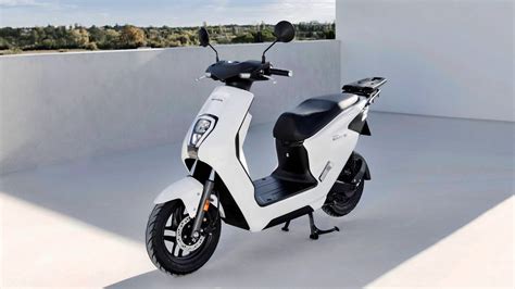 Honda EM1 e: Electric Scooter Unveiled At EICMA 2022 - 40KM Range