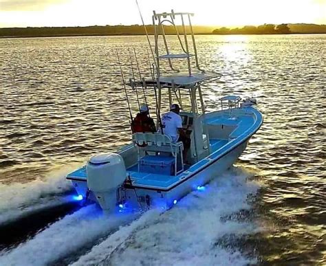 Best Underwater Boat Lights 2023 [LED Marine Lighting]