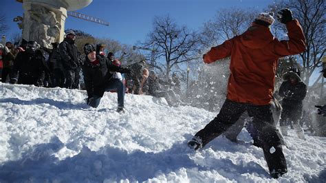 Giant Snowball Fight in Washington - Video - NYTimes.com