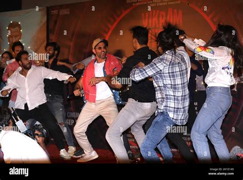 Hrithik Roshan Dance