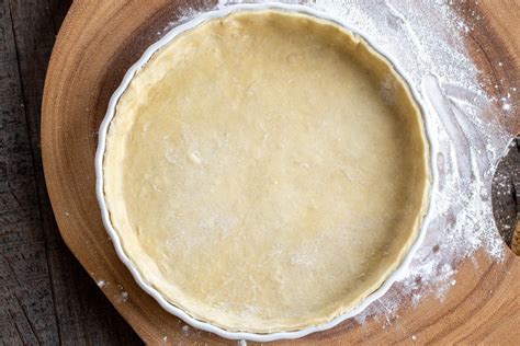 Flaky Pie Crust Recipe (Only 4 Ingredients) - Momsdish