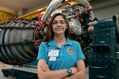 NASA-Trained Alyssa Carson, Age 17, To Be The 1st Person On Mars | Lipstiq.com