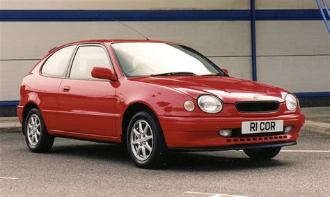 Toyota Corolla Hatchback Review (1997 - 2000) | Parkers