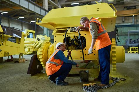 Working in a Heavy Duty Truck Repair Facility After Automotive School