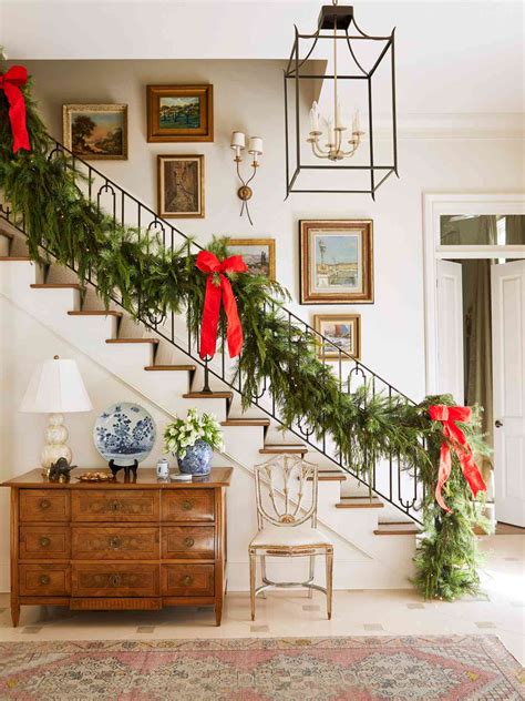 45 DIY Christmas Garlands to Drape Your Home in Holiday Cheer