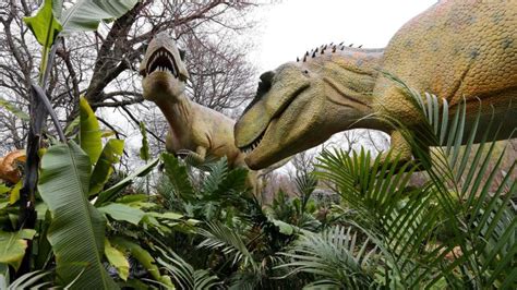 You'll see 40 animatronic dinos at the Bronx Zoo's 'Dinosaur Safari' ride | amNewYork