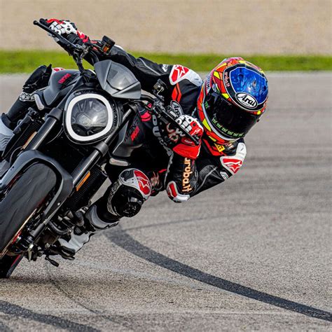 2021 Ducati Monster Plus [Specs, Features, Photos] | wBW