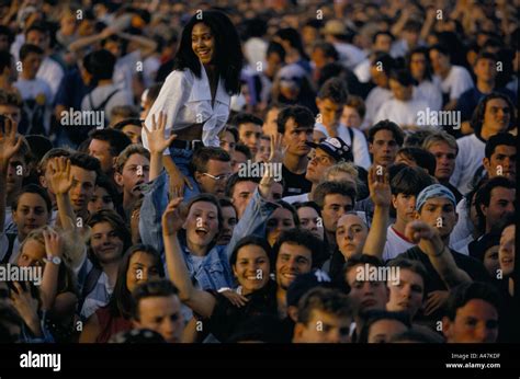 U2 concert crowd hi-res stock photography and images - Alamy