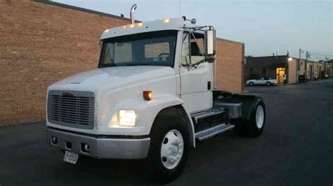 Freightliner FL-120 (2001) : Daycab Semi Trucks