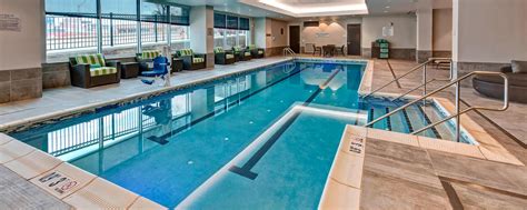 Kansas City Hotels with Indoor Pool | Courtyard Kansas City Downtown ...