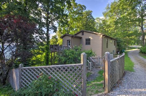 Weaverville Cabin w/ Deck, Mtn Views & Hot Tub! UPDATED 2020 ...