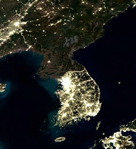 South Korea and North Korea at night, as seen from space. : mildlyinteresting