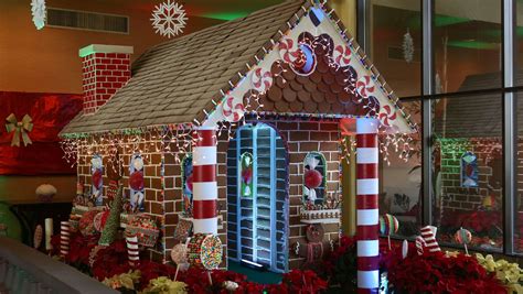 Life-size gingerbread home built at Palm Desert resort