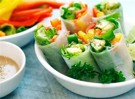 Thai Spring Rolls with Spicy Peanut Sauce | Green Smoothie Gourmet