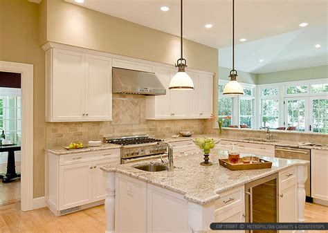 TRAVERTINE Tile Backsplash Photos & Ideas