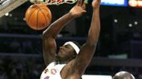 Lakers' Kwame Brown has shoulder surgery | CBC Sports