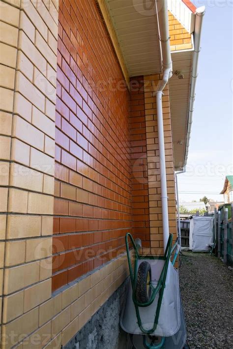 Red brick house wall 11671530 Stock Photo at Vecteezy