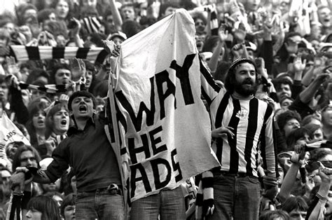 Newcastle United Fans: 1905-2000 - Flashbak