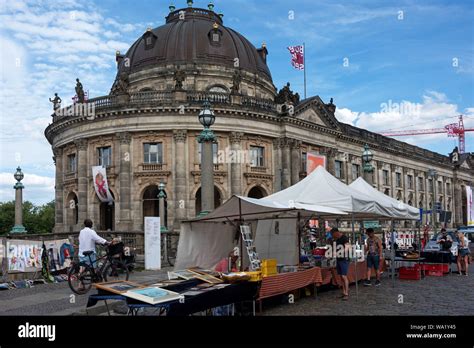 Flohmarkt berlin mitte hi-res stock photography and images - Alamy