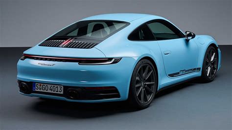 The Porsche 911 Carrera T 2023 arrives with a seven-speed manual ...