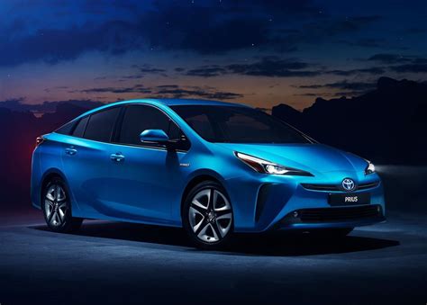 Toyota lança Prius 2020 com visual e interior atualizado e opção de tração 4x4